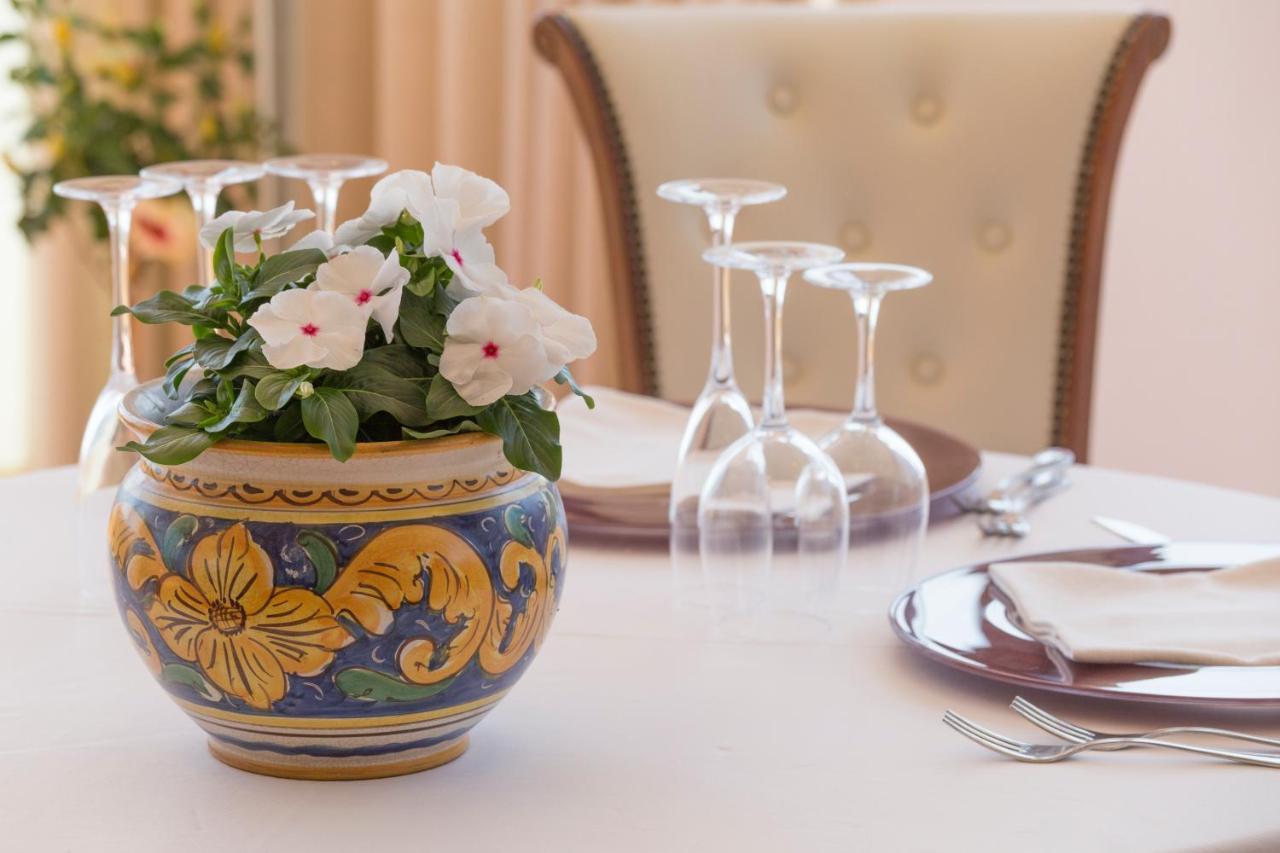 Hotel Sole Castello (Adults Only) Таормина Екстериор снимка