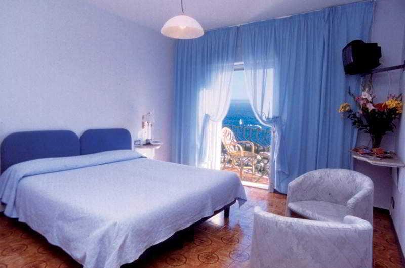Hotel Sole Castello (Adults Only) Таормина Екстериор снимка