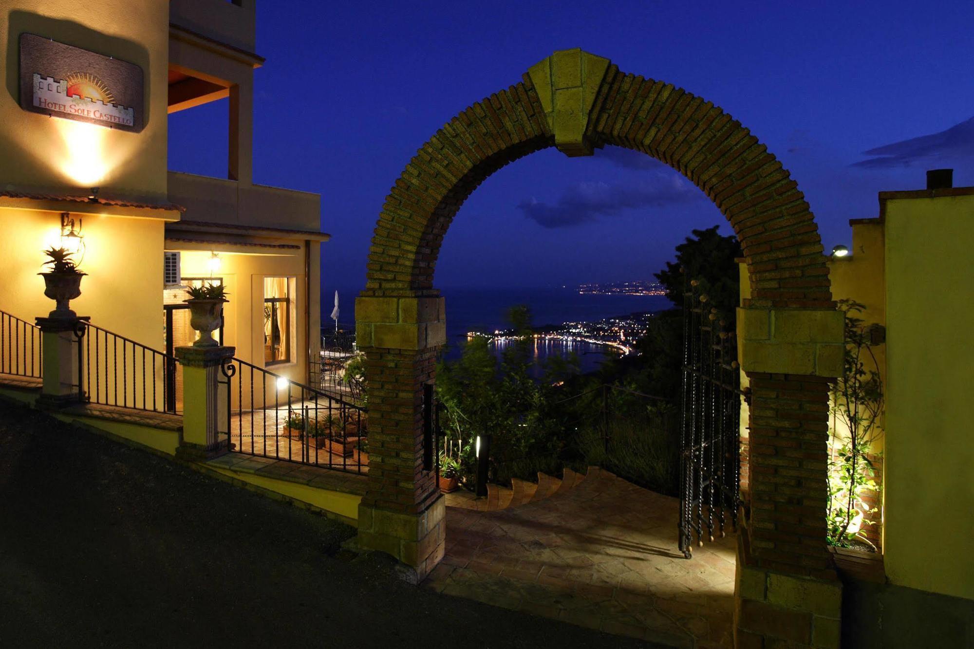 Hotel Sole Castello (Adults Only) Таормина Екстериор снимка